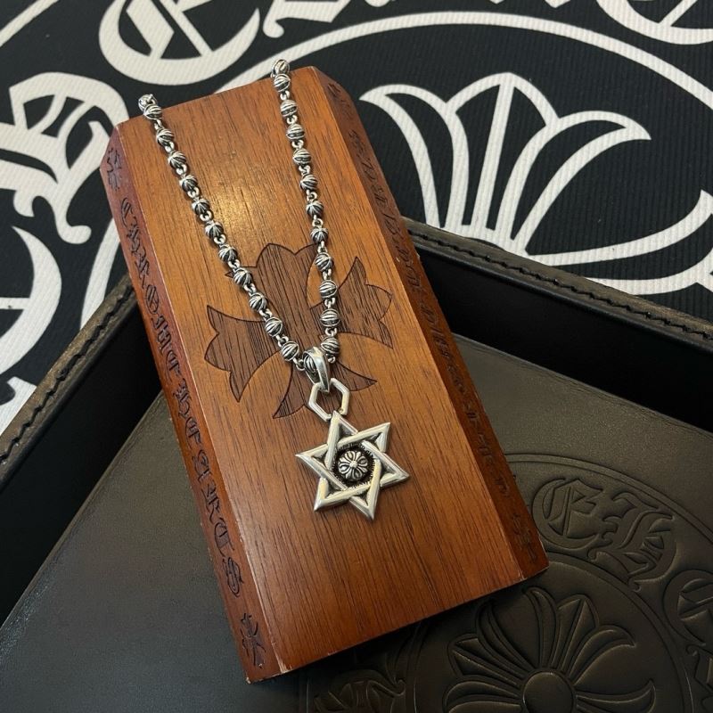 Ch*0me He**ts necklaces